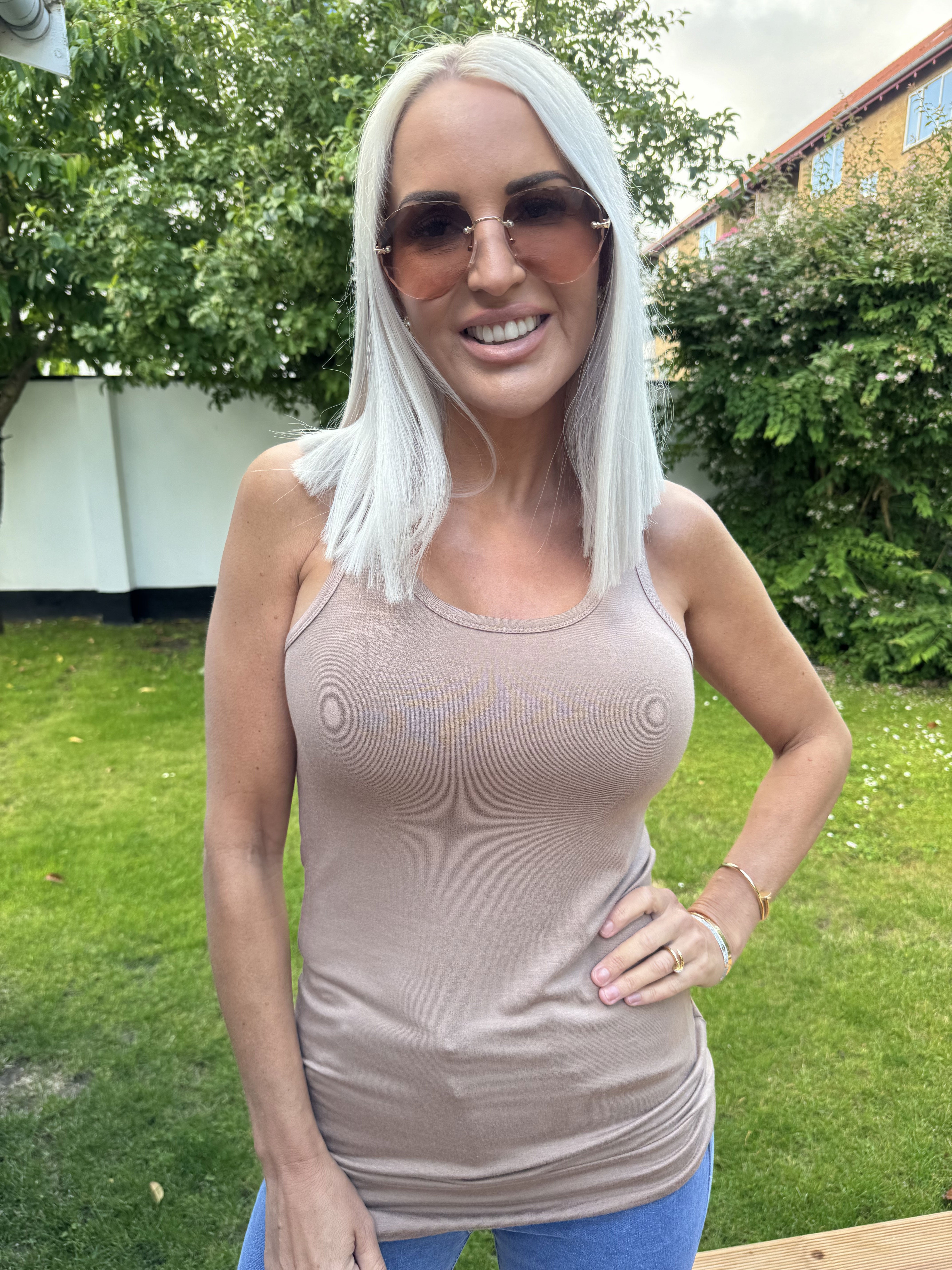 Kos - Basis top i åndbart stof